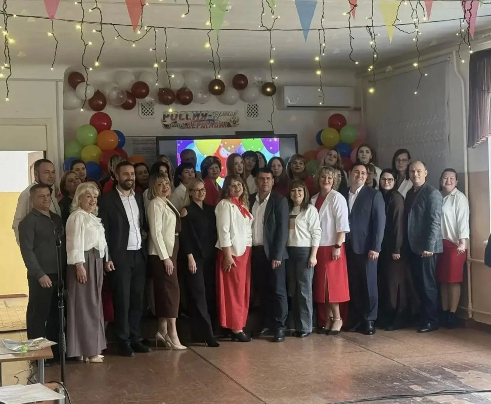 Судьи региона поздравили Семеновскую общеобразовательную школу № 24 с 60-летним юбилеем Судьи региона поздравили Семеновскую общеобразовательную школу № 24 с 60-летним юбилеем
